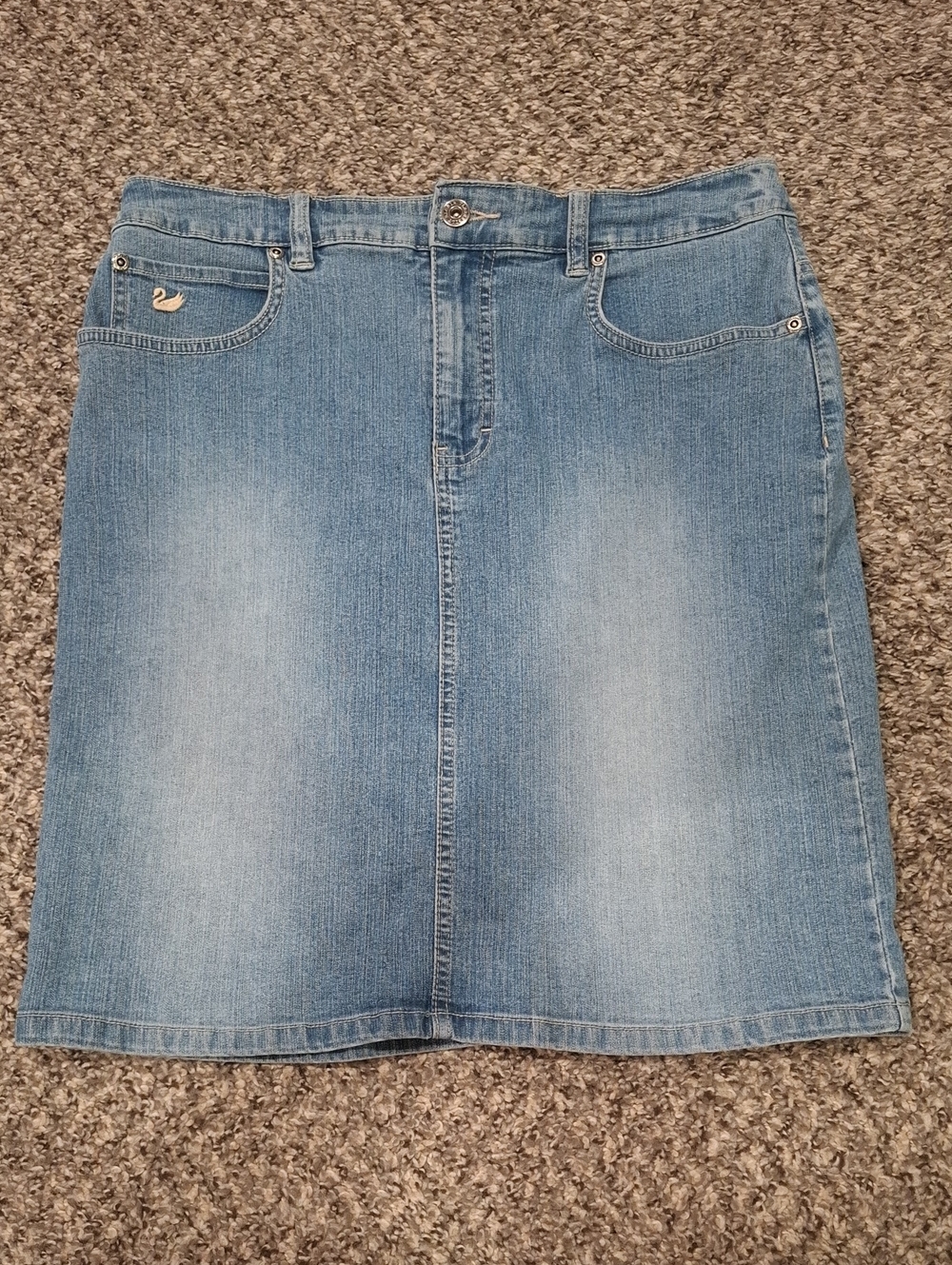 Gloria Vanderbilt Light Blue Denim Skirt with Subtle Fade